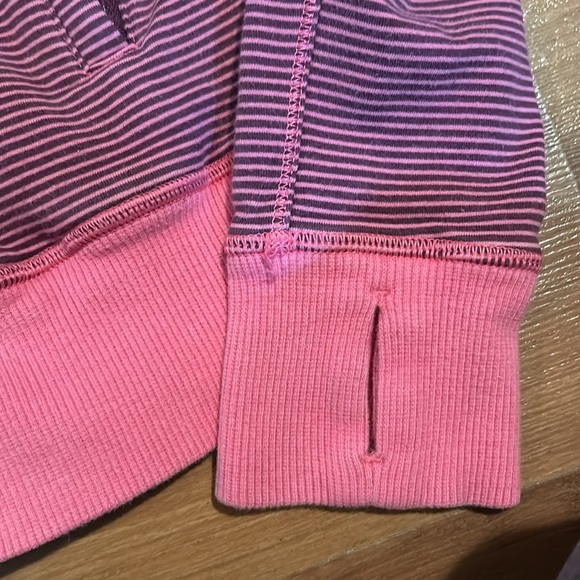 Size 4 lululemon zip up - Picture 2 of 5